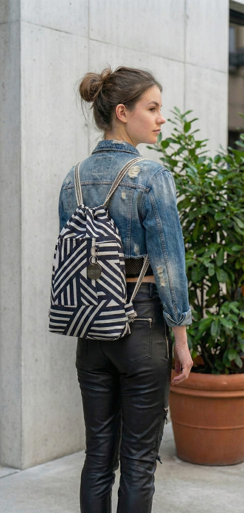 Sackpack black & white