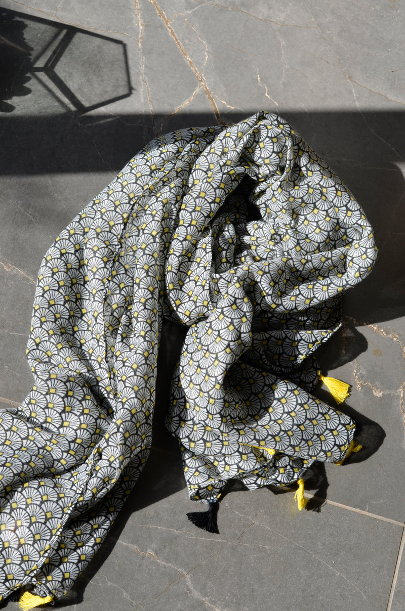 scarf yellow flower
